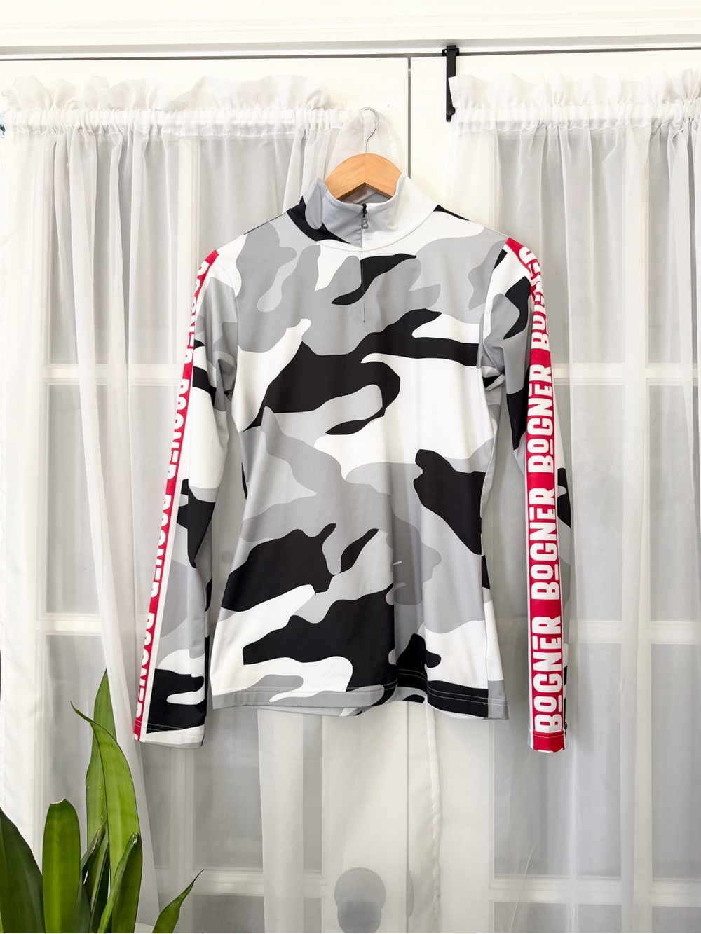 Bogner Womens Margo First Layer CAMO 1/4 Zip Pullover Top Ski + Snowboard